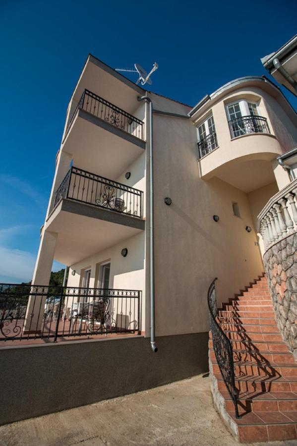 Mima Apartment สเวติยูไร ภายนอก รูปภาพ